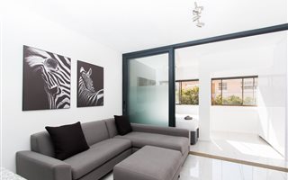 0.5 Bedroom Apartment in Three Anchor Bay