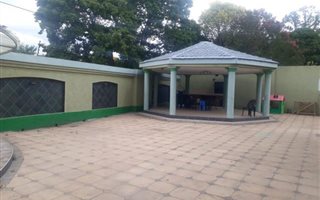 1.5 Bedroom Garden Cottage in Greenside