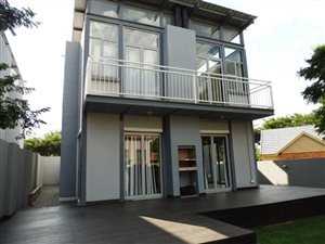 3 Bed Duet in Six Fountains Estate