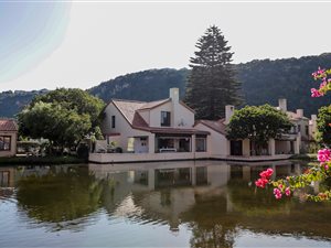4 Bed House in Seaside Longships