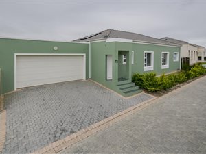 3 Bed Townhouse in Westbrook