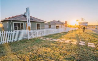 2 Bedroom House in Mahube Valley
