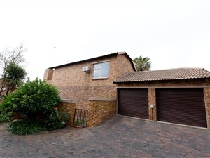 4 Bed Townhouse in Amorosa