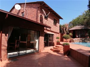 6 Bed House in Mulbarton