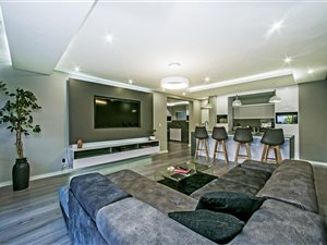 2 Bed Apartment in Morningside