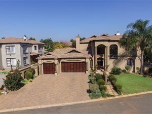 5 Bed House in Glen Erasmia
