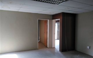 2000 m² Commercial space in Langenhoven Park