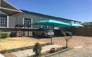 862 m² Industrial space in Hughes