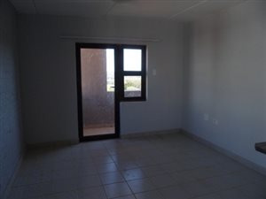2 Bed Apartment in Die Hoewes