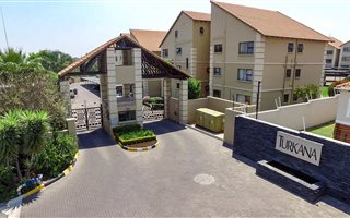 3 Bedroom Apartment in Sunninghill