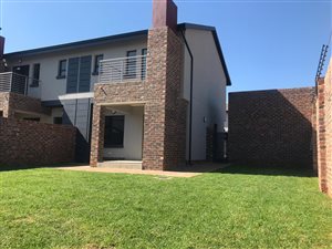 2 Bedroom Duplex in Doornpoort and surrounds