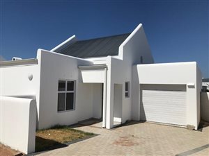 3 Bed House in Laguna Sands