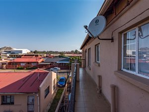 2 Bed Apartment in Krugersdorp Central
