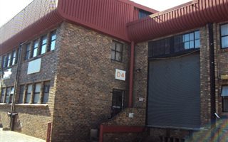 400 m² Commercial space in Village Main