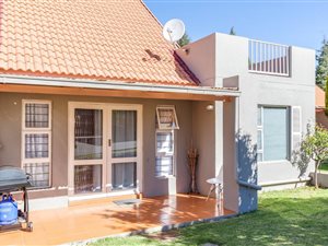 2 Bed Townhouse in Weltevreden Park