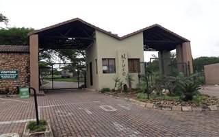 1800 m² Land available in Granite Hill