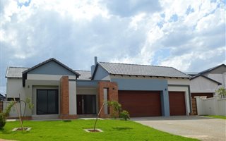 3 Bedroom House in Midstream Ridge Estate