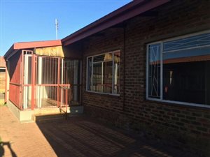 3 Bed Townhouse in Middelburg South