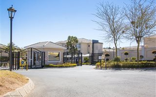 3 Bedroom Apartment in Summerset
