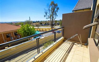 2 Bedroom Apartment in Ruimsig