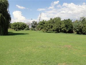 1.1 ha Land available in Ravenswood