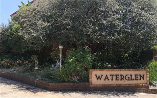 3 Bedroom Duplex in Waterkloof Glen