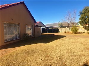 3 Bed House in Helikon Park