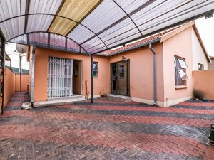 3 Bed House in Fleurhof