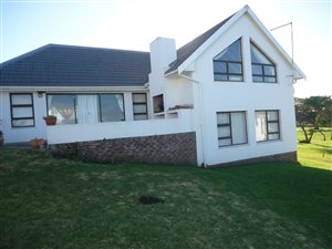 4 Bed House in Cove Rock