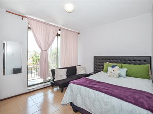 2 Bed Apartment in Parow Central