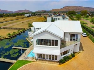 3 Bed House in The Islands Estate