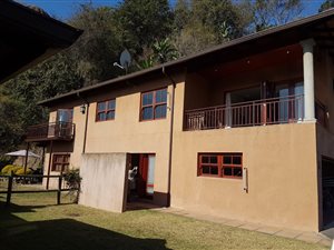 4 Bed Townhouse in Rouken Glen