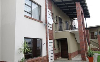 2 Bedroom Townhouse in Waterval East