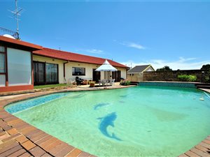 5 Bedroom House in Reuven