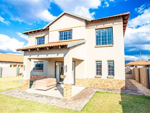 3 Bed House in Waterkloof