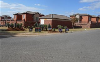 3 Bedroom Duplex in Waterval East