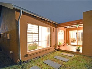 2 Bed Townhouse in Florida Lake