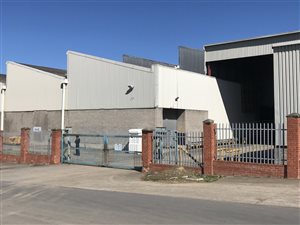743 m² Commercial space in Amalinda