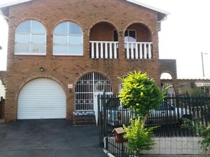 4 Bed House in Bombay Heights
