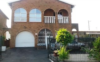 4 Bedroom House in Bombay Heights