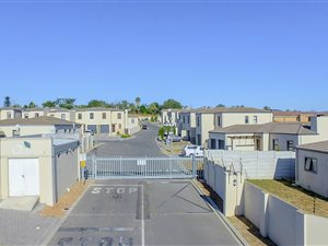 3 Bed Duplex in Brackenfell Central