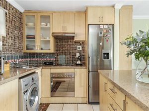 3 Bed Townhouse in Bramley View