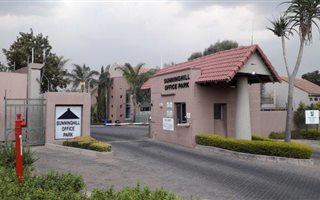 960 m² Office Space in Sunninghill