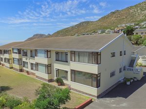 2 Bed Apartment in Fish Hoek