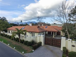 4 Bed House in Parel Vallei