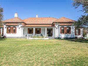 4 Bed House in Graaff Reinet