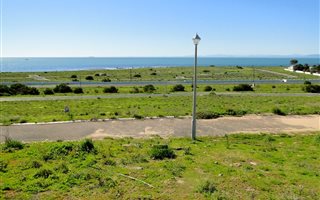 634 m² Land available in Da Gama Bay