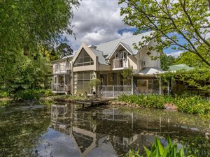 4 Bed House in Golden Hill