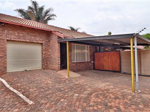 3 Bed Simplex in Pierre van Ryneveld