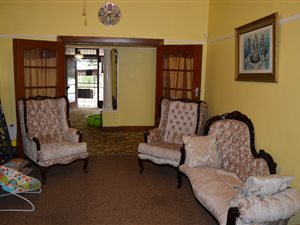 4 Bed House in Mayfair West